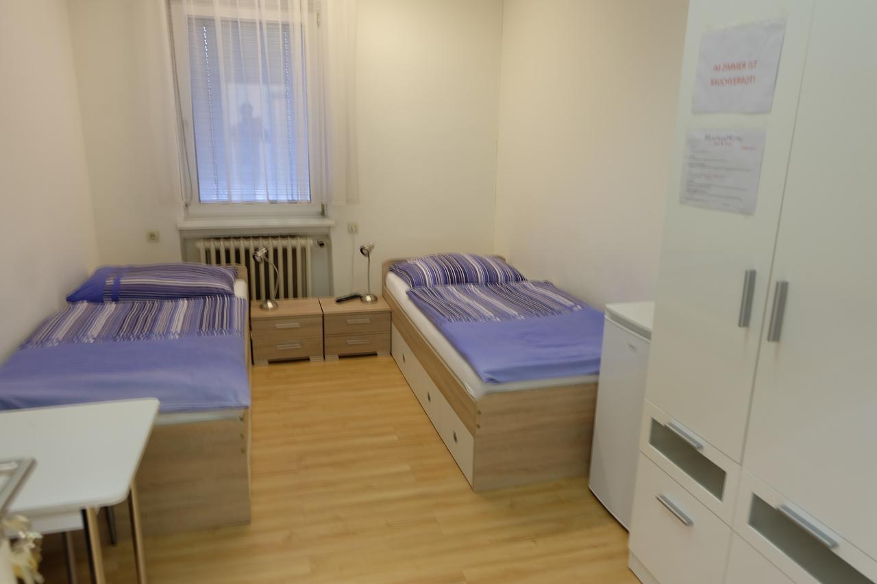 Montagehotel Bed & Steel Linz Exterior foto