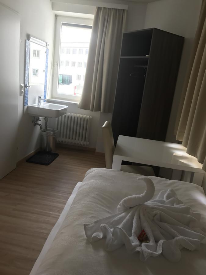 Montagehotel Bed & Steel Linz Exterior foto