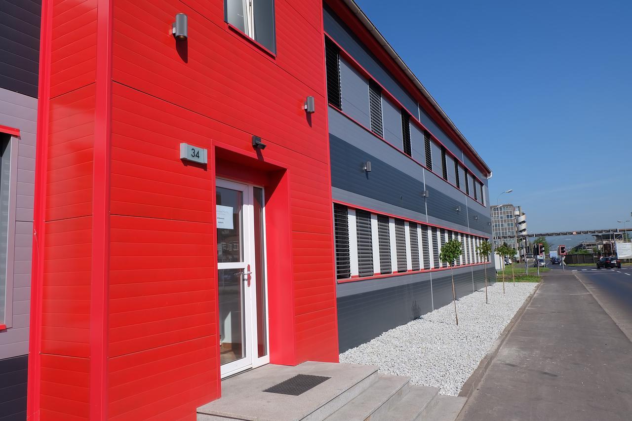 Montagehotel Bed & Steel Linz Exterior foto